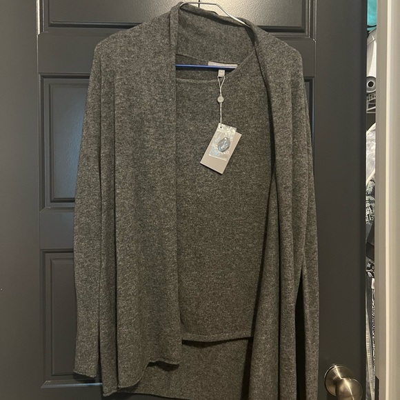 Neiman Marcus Cashmere Set - Picture 2 of 2